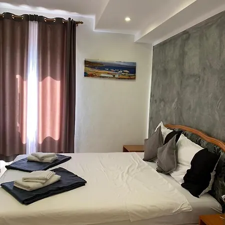 Couette-café Doubleroom With Bathroom And Ac - 105