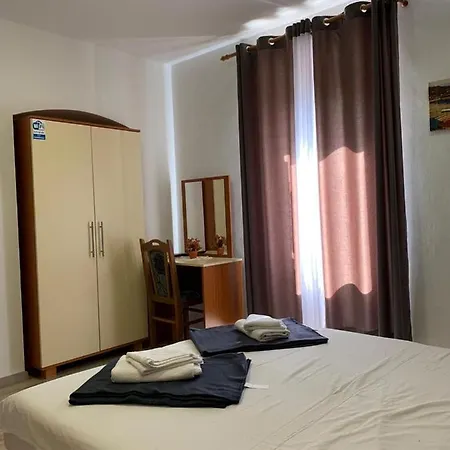 Bed & Breakfast Doubleroom With Bathroom And Ac - 105 Poreč